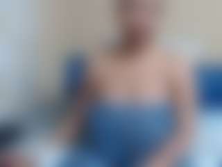 Live cam show with Londilicious33 - Fingering MILF on Sweet Sext