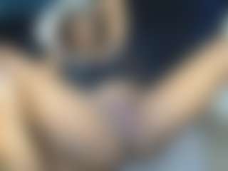 browny-lovel's Live Sex Cam Show