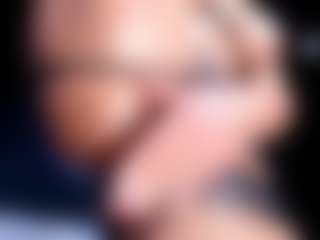 Live cam show with OksanaOcean - Bedroom on Chatstar