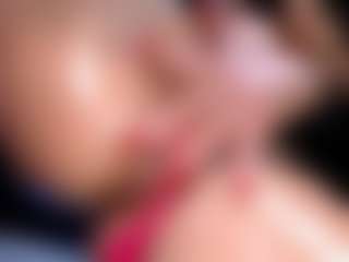 Live cam show with OksanaOcean - Fingering MILF on Camsoda
