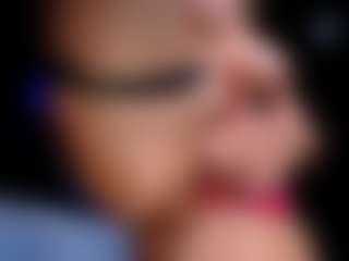 Live cam show with OksanaOcean - Shaved on AdultVida.com