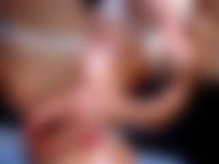 Live cam show with OksanaOcean - Smoking on AdultVida.com