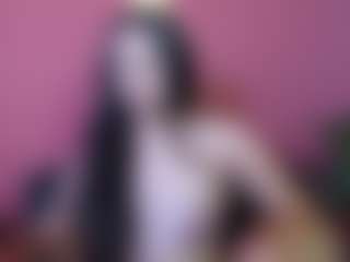 Live cam show with Emilia - Muscle on fapnchat