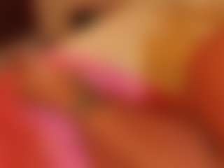 Live cam show with Emilia - Muscle on Camming Site