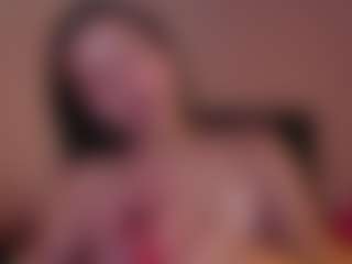 Live cam show with Emilia - Muscle on Camsoda