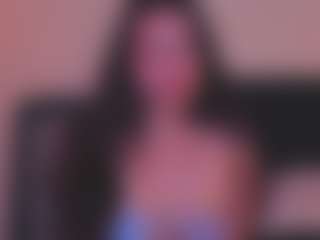 Live cam show with Emilia - Muscle on Camsoda