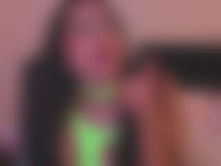 Live cam show with Emilia - Muscle on CamwithHer