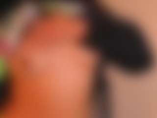 Live cam show with Emilia - Hairy Pussy on xxxlivecams.org