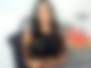 Live cam show with Emilia - Fingers on fapnchat