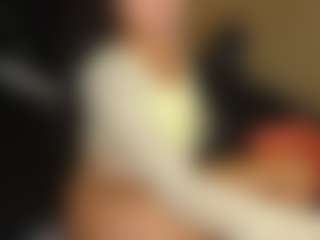 Live cam show with Emilia - Mobile on Dare Cams