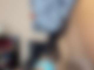 Live cam show with Emilia - HD on Uber Horny