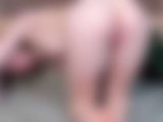 Live cam show with SunnyBrighton - Granny on Strip Flash - Live Sex Shows