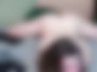 Live cam show with SunnyBrighton - Granny on liverealitysex.com