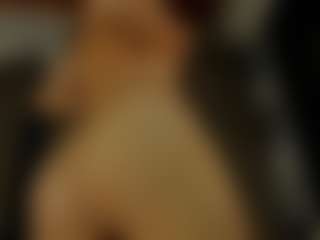 Amyharloww MILF webcam performer live streaming