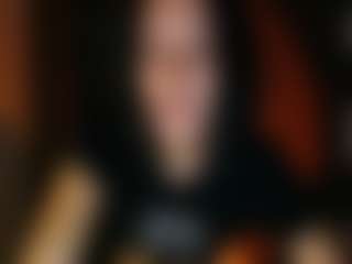 Amyharloww MILF webcam performer live streaming