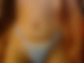 Live cam show with Amyharloww - Middle Aged on Camming Site