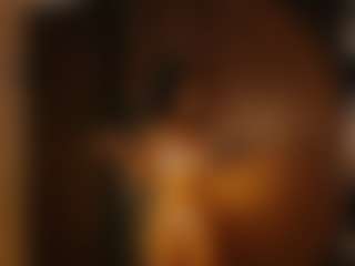 Live cam show with Amyharloww - Fetish MILF on Camming Site