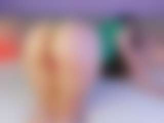 Curvy Corinne's Live Sex Cam Show