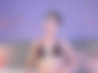 Live cam show with Curvy Corinne - Small Tits on Chatstar