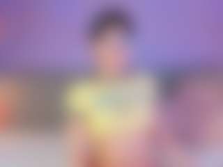 Live cam show with Curvy Corinne - Young Adult on Fling VIP Chat