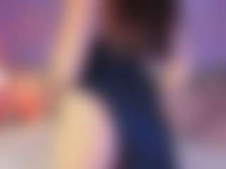 Live cam show with Curvy Corinne - Normal on TeamSkeetLive