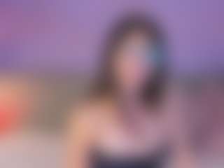 Live cam show with Curvy Corinne - Brown Hair on Dolls Live