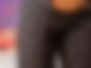 Live cam show with Curvy Corinne - White on Camming Site | colombia
