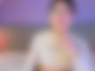 Live cam show with Curvy Corinne - Sexwebcam Brown Hair on fapnchat