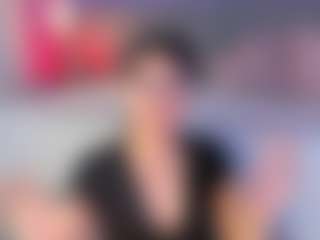 Live cam show with Curvy Corinne - Shaved Pussy Teen (18+) on Free Soda