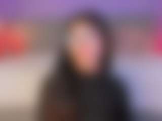 Live cam show with Curvy Corinne - Sexwebcam Brown Hair on xDating