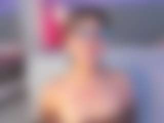 Live cam show with Curvy Corinne - Twerk Young Adult on Gym Cam Girls