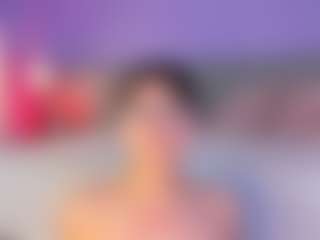 Live cam show with Curvy Corinne - Tokenkeno on Camsoda
