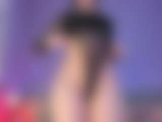 Live cam show with Curvy Corinne - Sexwebcam Brown Hair on Streamer API