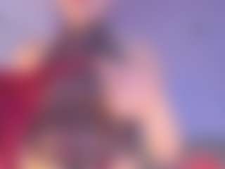 Live cam show with Curvy Corinne - Dildo on CamClone