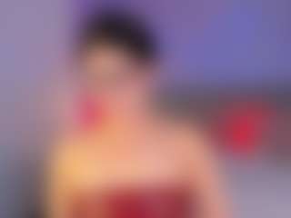 Live cam show with Curvy Corinne - Striptease on Soda Cam