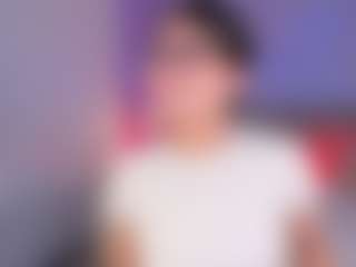 Live cam show with Curvy Corinne - Brown Hair on LiveSexCams6