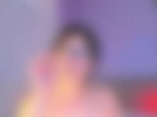 Live cam show with Curvy Corinne - Small Tits Brown Hair on hotwifechat.live