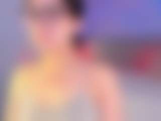 Live cam show with Curvy Corinne - Deepthroat on TeamSkeetLive