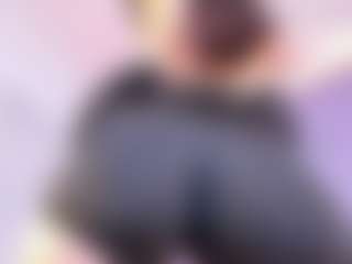 Live cam show with Curvy Corinne - Shaved Pussy Latina on Camsoda | colombia