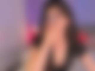 Live cam show with Curvy Corinne - Strip Teen (18+) on Camsoda