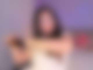 Live cam show with Curvy Corinne - Small Tits Teen (18+) on Camsoda