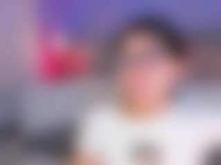 Live cam show with Curvy Corinne - Brown Hair Teen (18+) on AdultVida.com