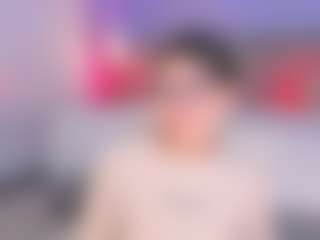 Live cam show with Curvy Corinne - Striptease Teen (18+) on Hubzter Live