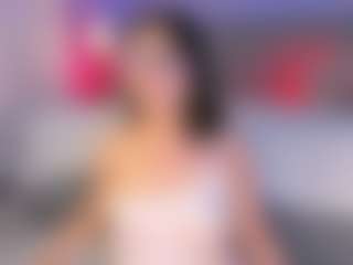 Show live cam dengan Curvy Corinne - Brown Hair di Camsoda