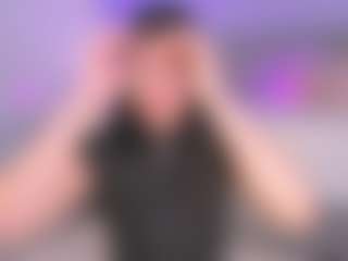 Live cam show with Curvy Corinne - Erotic Dance on liverealitysex.com