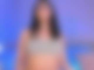 Live cam show with Curvy Corinne - Latina Teen (18+) on StripNow | colombia