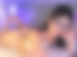 Show de cam en vivo con Curvy Corinne - Fingering en Camsoda