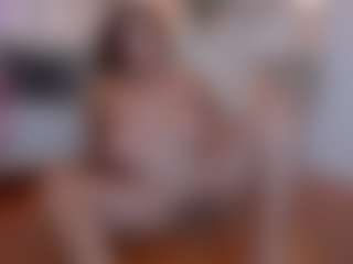 Live cam show with Karlaa_jhons - Lesbian on StripNow