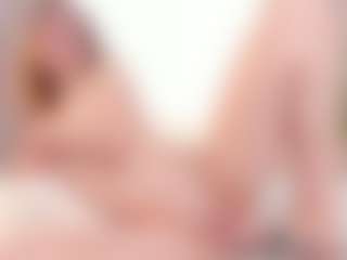 Live cam show with NaomiSunset - Living Room on Milfs Live