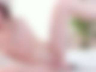 Live cam show with NaomiSunset - Facial Piercings on Camming Site